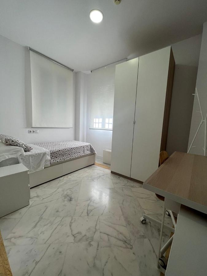 Colegio Mayor Careu - Women Only - University Community Sevilla Bagian luar foto