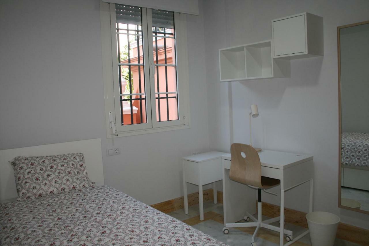 Colegio Mayor Careu - Women Only - University Community Sevilla Bagian luar foto