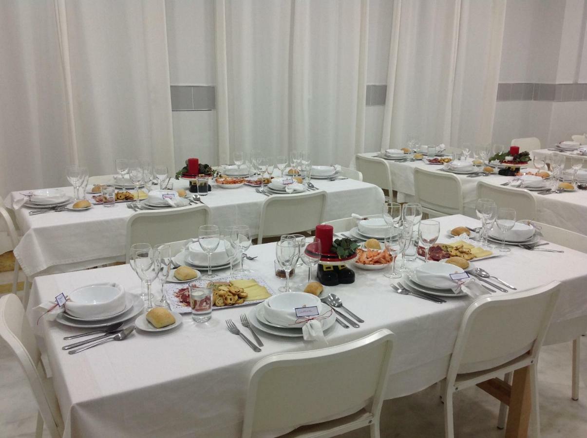 Colegio Mayor Careu - Women Only - University Community Sevilla Bagian luar foto